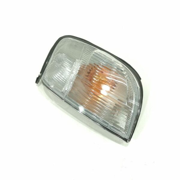 ETUVILKKU_VASEN_NISSAN_PICK_UP_D22