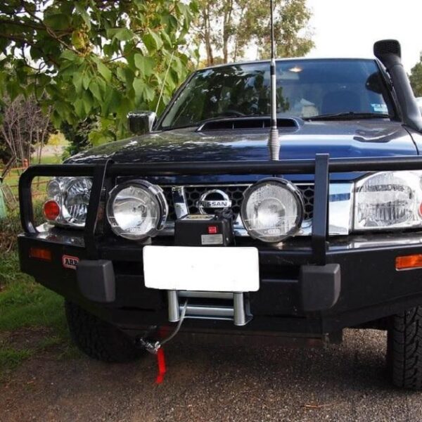 VINSSIPUSKURI_NISSAN_NAVARA_D22_02ON_LEVIKKEILLA