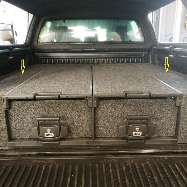 VETOLAATIKOIDEN_SIVUPANELISARJA_HILUX_EC_2015_ETEENPAIN