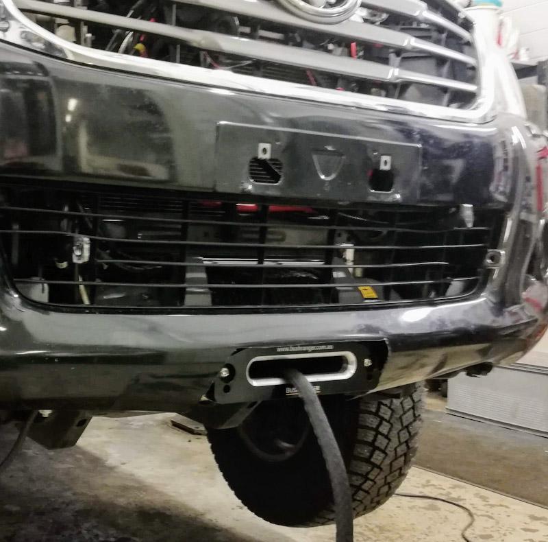 VINSSIN_ASENNUSSARJA_TOYOTA_HILUX_2015_ETEENPAIN_PMG0084_7